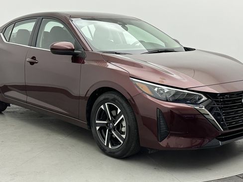 Used 2025 Nissan Sentra SV image 3