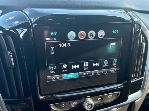 Used 2019 Chevrolet Traverse LT image 12