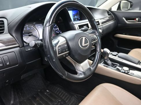 Used 2017 Lexus GS 350 w/ Preferred Accessory Package RWD image 12