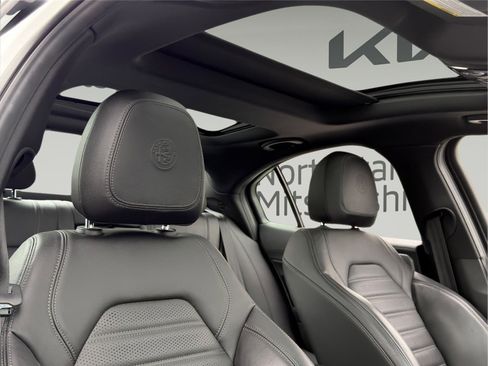 Used 2022 Alfa Romeo Giulia Veloce image 22