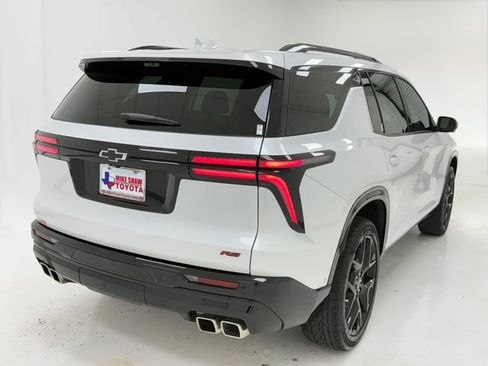 Used 2025 Chevrolet Traverse RS w/ LPO, Floor Liner Package FWD image 41