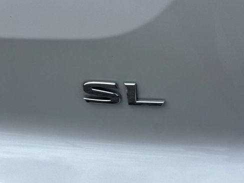 Used 2025 Nissan Pathfinder SL FWD image 27