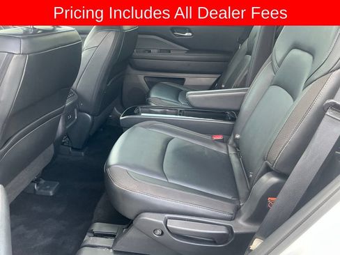 Used 2024 Nissan Pathfinder SL w/ SL Premium Package FWD image 18