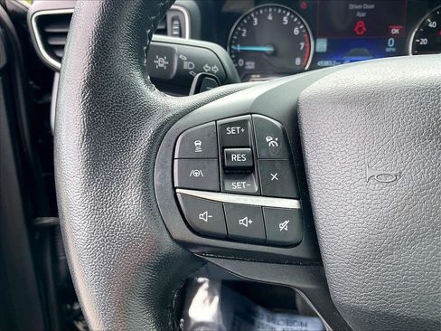 Used 2020 Ford Explorer XLT w/ Equipment Group 202A AWD/4WD image 23