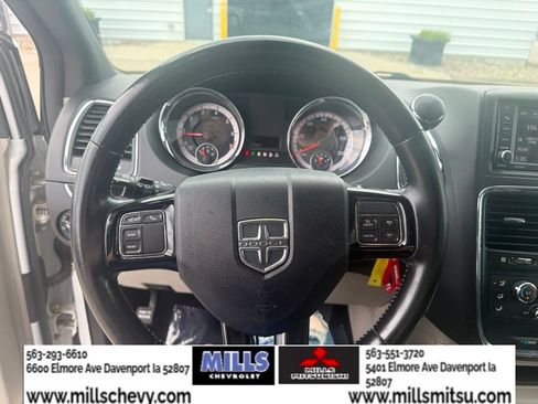 Used 2020 Dodge Grand Caravan SXT FWD image 13
