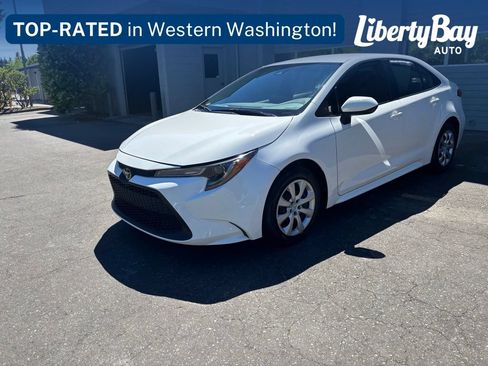 Used 2022 Toyota Corolla LE FWD image 2