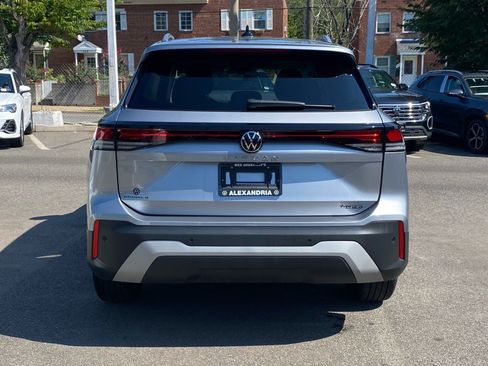 Certified 2025 Volkswagen Tiguan S AWD/4WD image 4