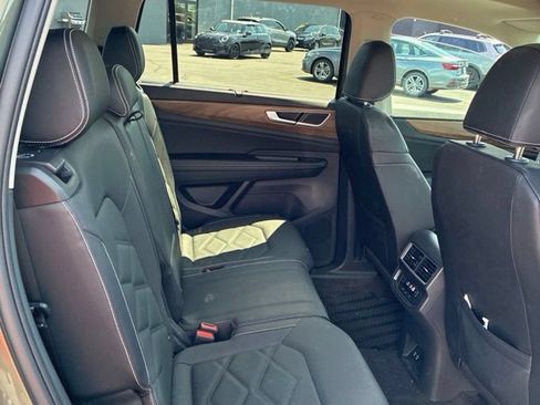 Used 2026 Volkswagen Atlas SE AWD/4WD image 11