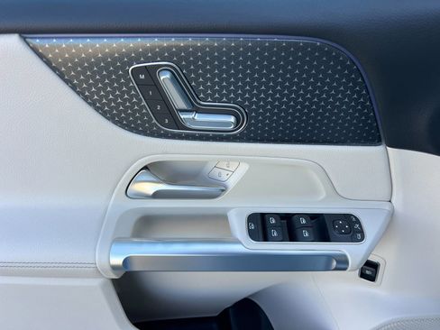 New 2026 Mercedes-Benz GLB 250 image 14