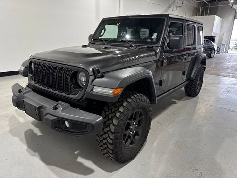 Used 2025 Jeep Wrangler Unlimited Sport AWD/4WD image 2