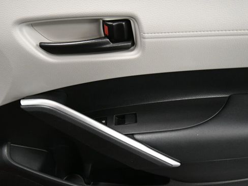 Certified 2022 Toyota Corolla Cross LE image 29