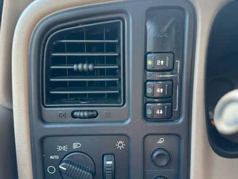 Used 2006 Chevrolet Silverado 3500 LT w/ Heavy-Duty Power Package AWD/4WD image 14
