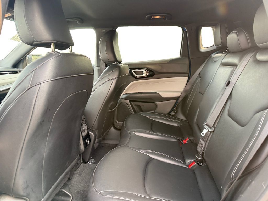 Used 2025 Jeep Compass Limited AWD/4WD image 26