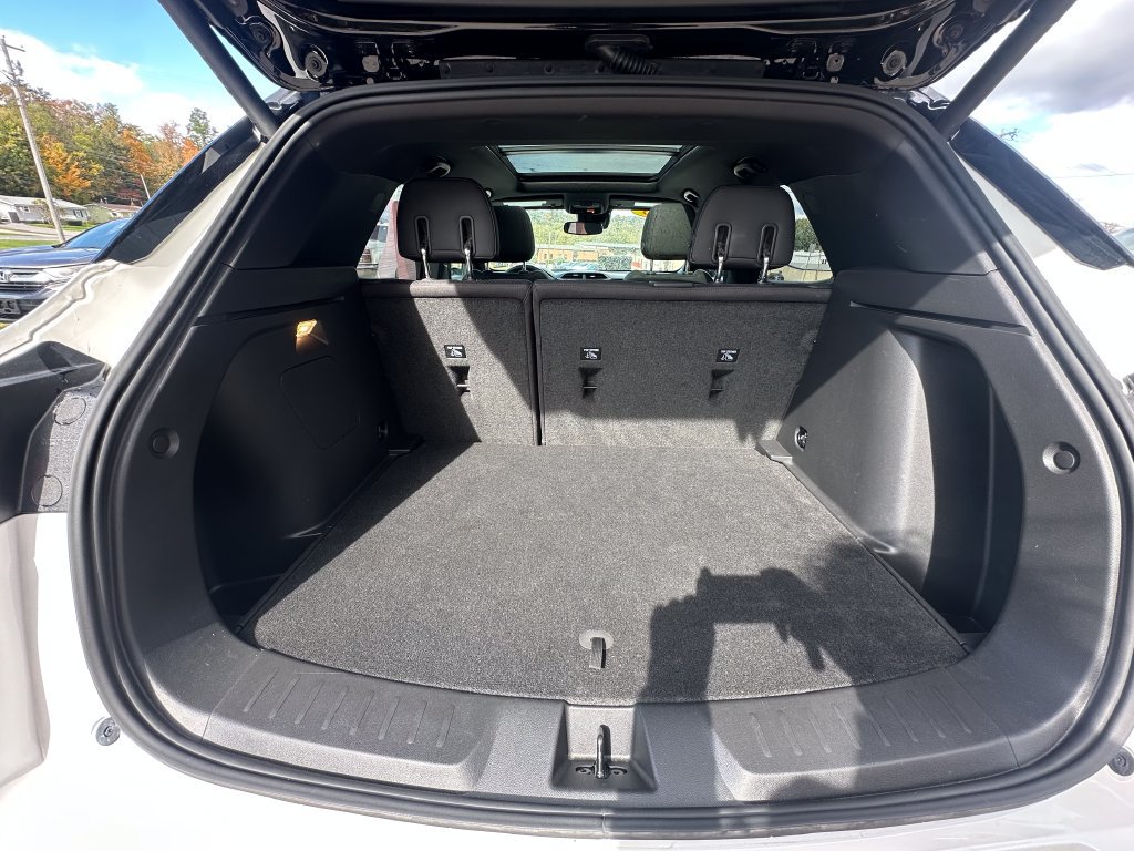 Used 2023 Chevrolet TrailBlazer RS w/ Sun and Liftgate Package FWD image 20