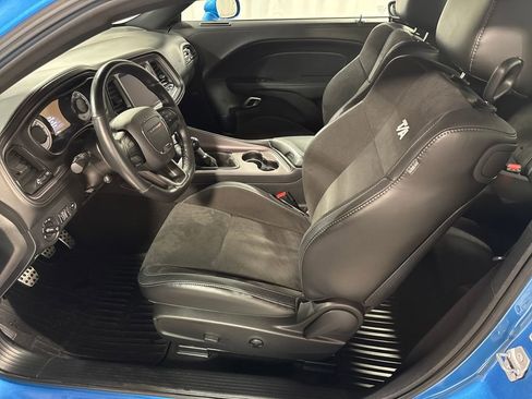 Used 2023 Dodge Challenger R/T w/ T/A Package image 3