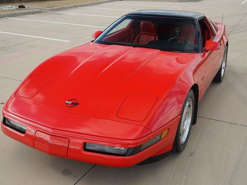 Used 1993 Chevrolet Corvette Coupe RWD image 2