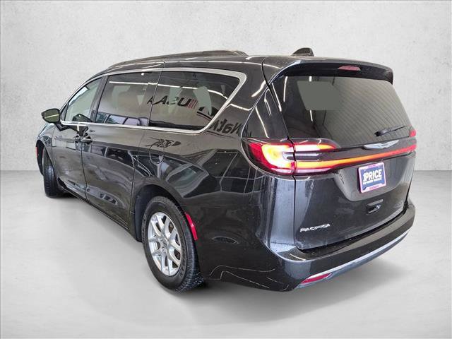 Used 2022 Chrysler Pacifica Touring-L FWD image 8