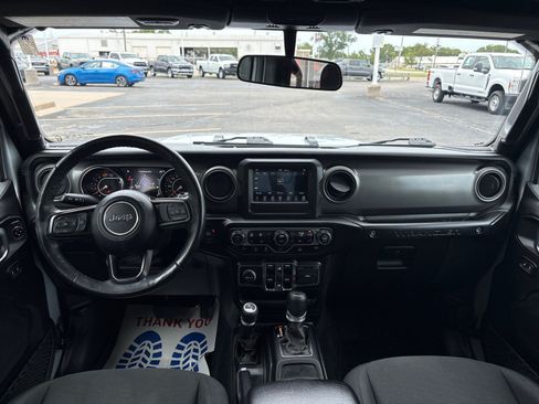 Used 2022 Jeep Wrangler Unlimited Sport AWD/4WD image 8