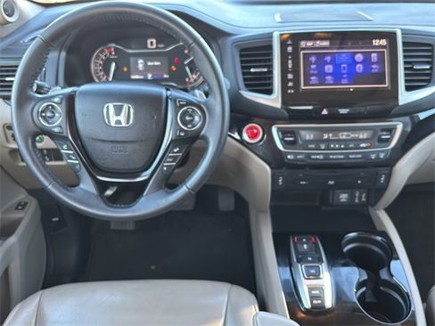Used 2017 Honda Pilot Touring image 18