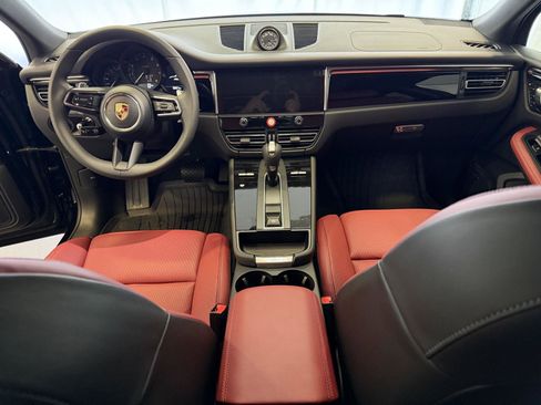 New 2026 Porsche Macan image 17
