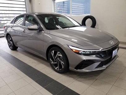 New 2025 Hyundai Elantra SEL w/ Cargo Package