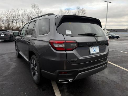 Used 2026 Honda Pilot Touring image 3