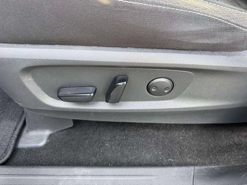 Used 2024 Nissan Pathfinder SV AWD/4WD image 17
