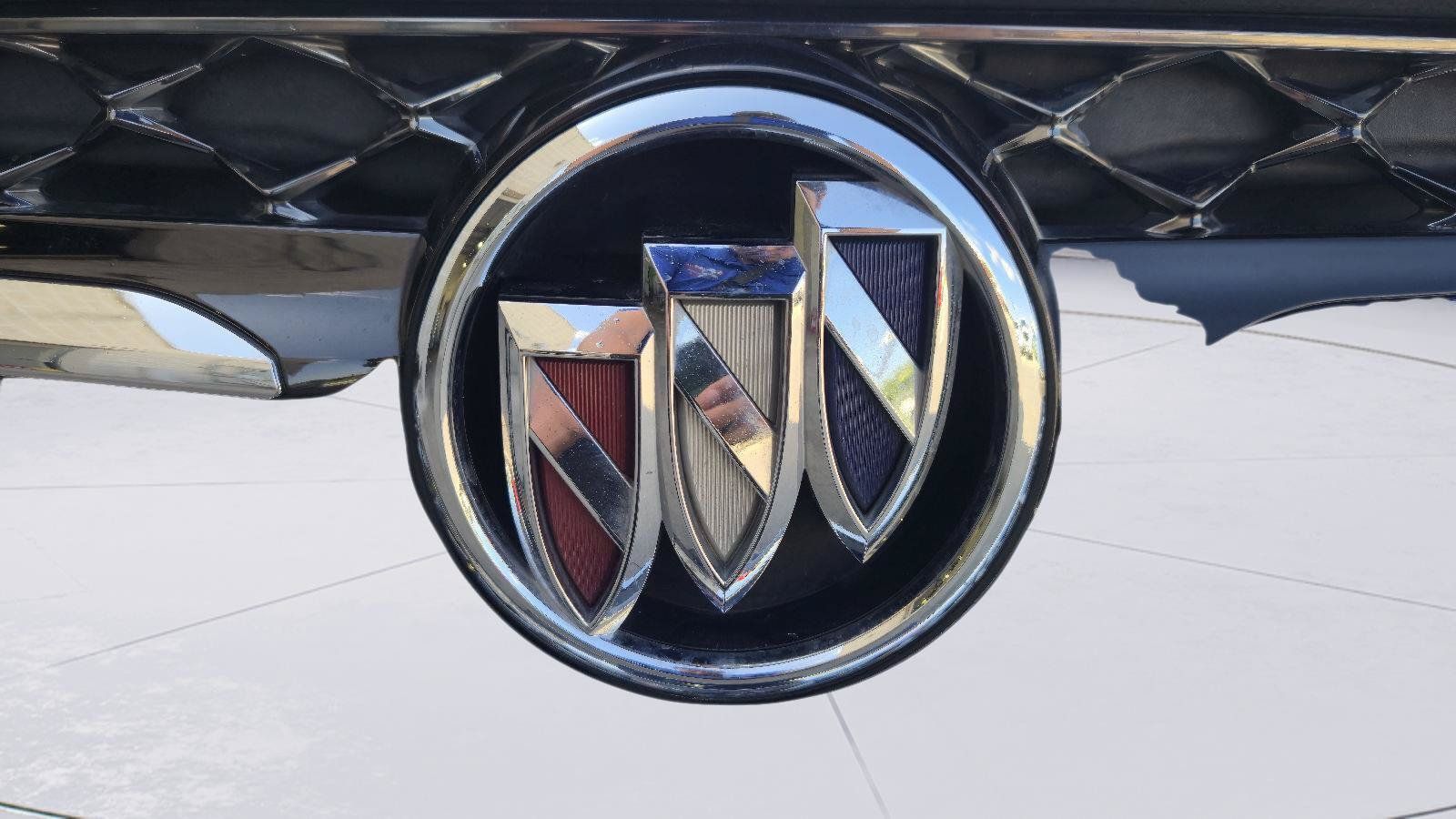 Used 2022 Buick Envision Avenir w/ Safety Package FWD image 9