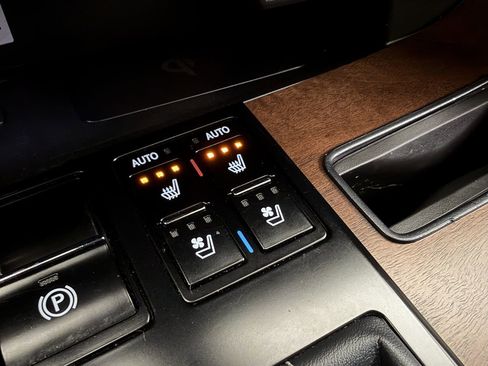 Used 2022 Lexus RX 350L Premium image 32