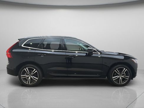 Used 2019 Volvo XC60 T5 Momentum w/ Premium Package AWD/4WD image 2