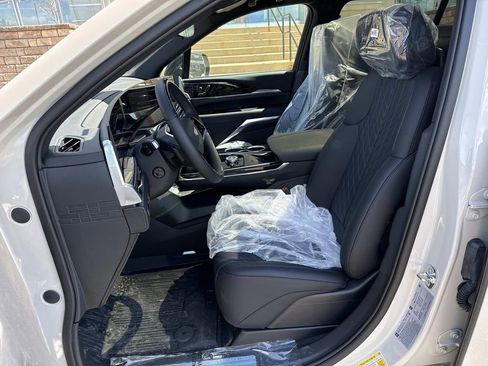 New 2026 Cadillac Escalade IQL Luxury w/ LPO, Floor Liner Package AWD/4WD image 8
