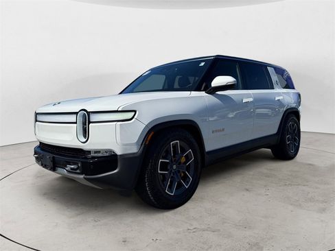 Used 2023 Rivian R1S Adventure image 2
