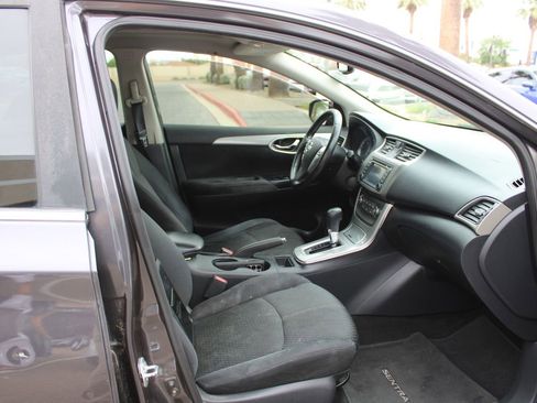 Used 2013 Nissan Sentra SR w/ Premium Pkg image 12