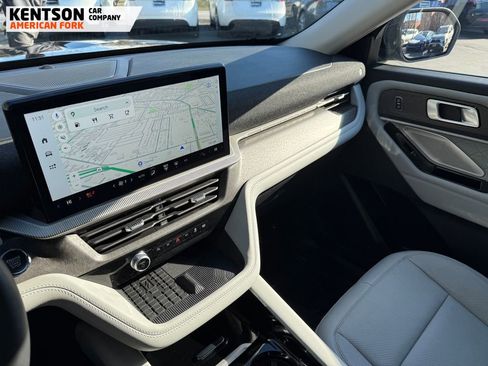 Used 2025 Ford Explorer Platinum w/ LUX Leather Package image 21