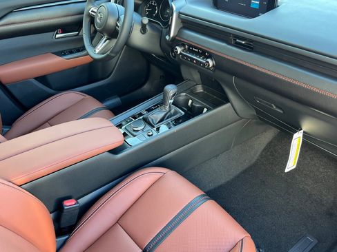 Used 2025 MAZDA CX-50 AWD 2.5 Turbo w/ Weather Package image 19