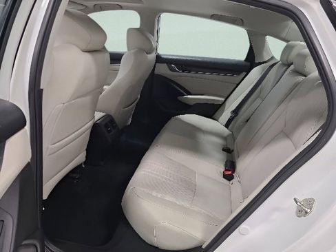Certified 2019 Honda Accord Touring image 17