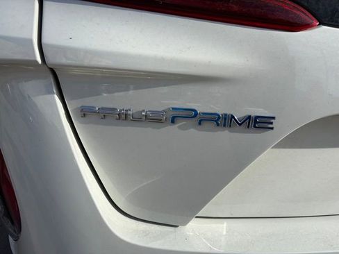 Used 2018 Toyota Prius Prime Advanced image 12