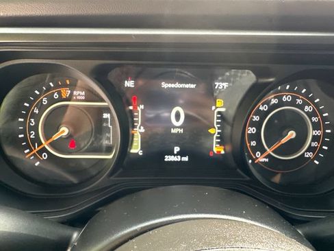 Used 2025 Jeep Gladiator Sport AWD/4WD image 25