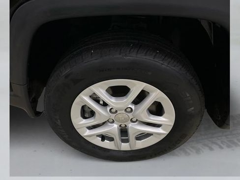 Used 2018 Jeep Compass Sport AWD/4WD image 19