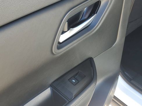 Certified 2025 Nissan Rogue SV FWD image 18