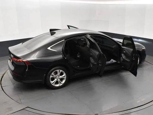 Used 2025 Honda Accord LX image 6