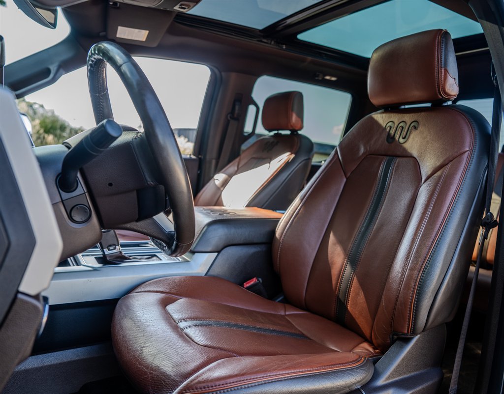 Used 2018 Ford F150 King Ranch w/ Equipment Group 601A Luxury AWD/4WD image 26