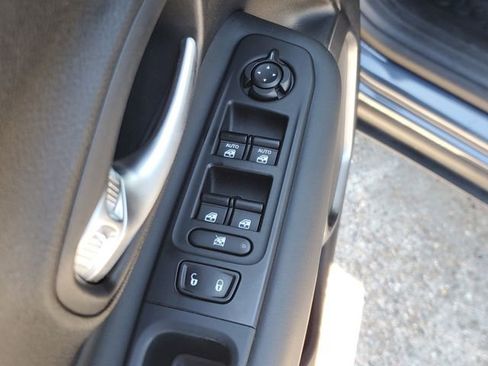 Used 2022 Jeep Renegade Latitude image 17