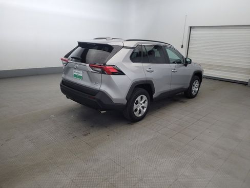 Used 2021 Toyota RAV4 LE w/ Carpet Mat Package (TMS) AWD/4WD image 9