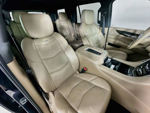 Used 2018 Cadillac Escalade Platinum AWD/4WD image 43