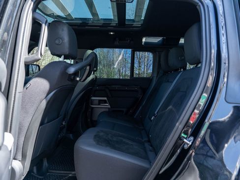 Used 2021 Land Rover Defender 110 SE image 27