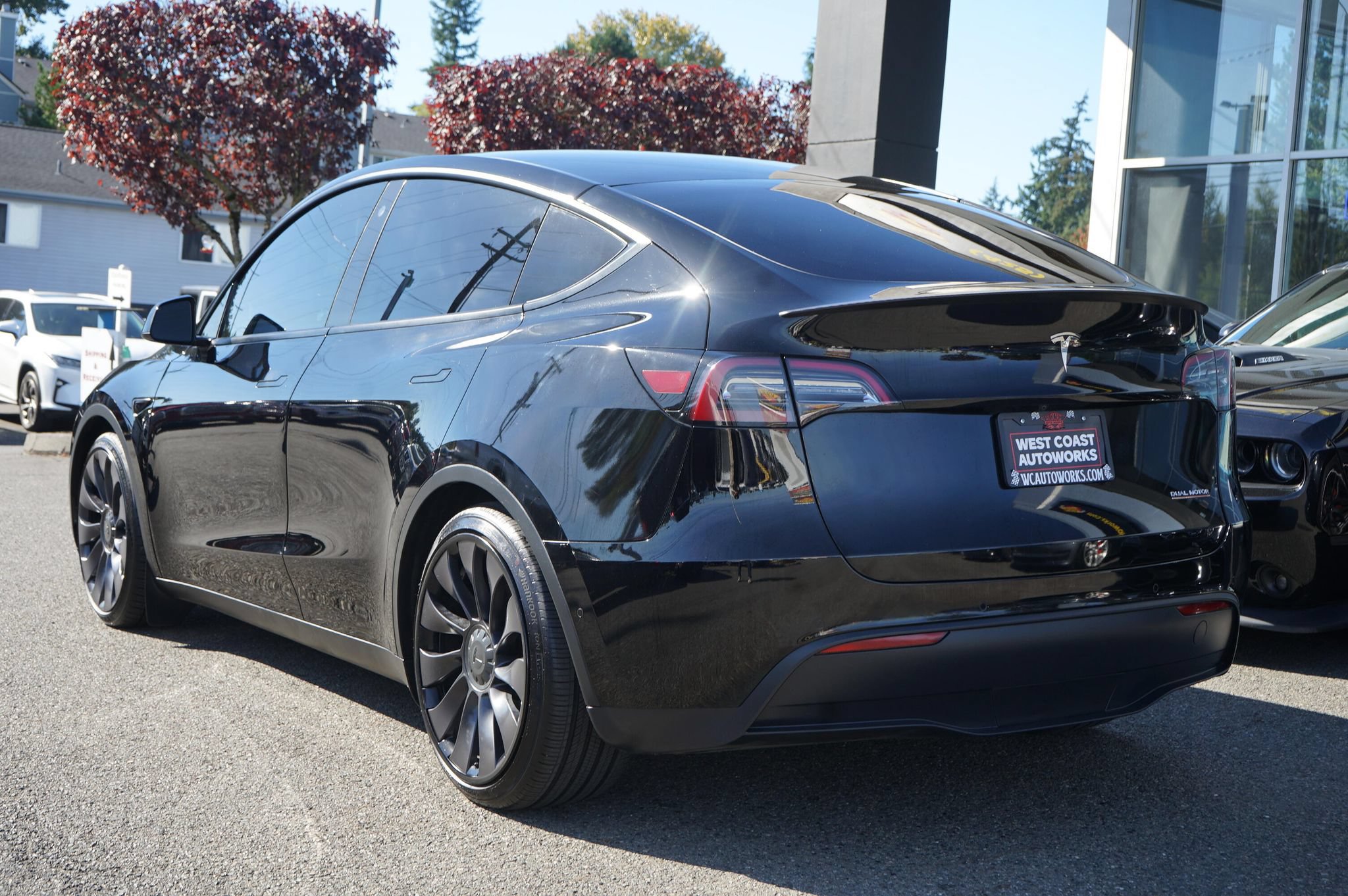 Used 2022 Tesla Model Y Performance AWD/4WD image 3