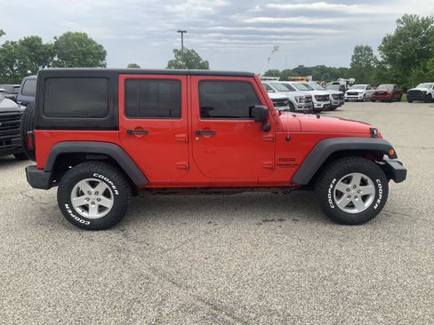 Used 2015 Jeep Wrangler Unlimited Sport w/ Connectivity Group AWD/4WD image 11