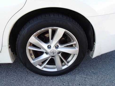 Used 2015 Nissan Altima 2.5 SV image 10