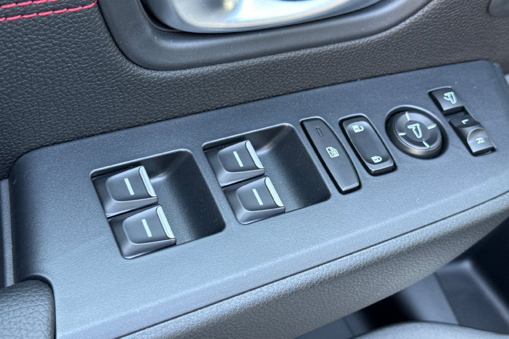 Used 2026 Honda Pilot Black Edition image 7